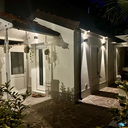 Daire Palmitas, Casettina Indipendente Con Giardino Riccione