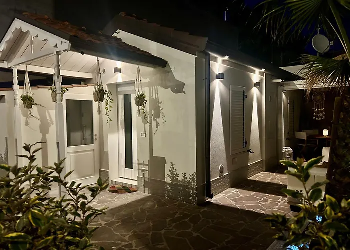 דירה Palmitas, Casettina Indipendente Con Giardino ריצ'יונה